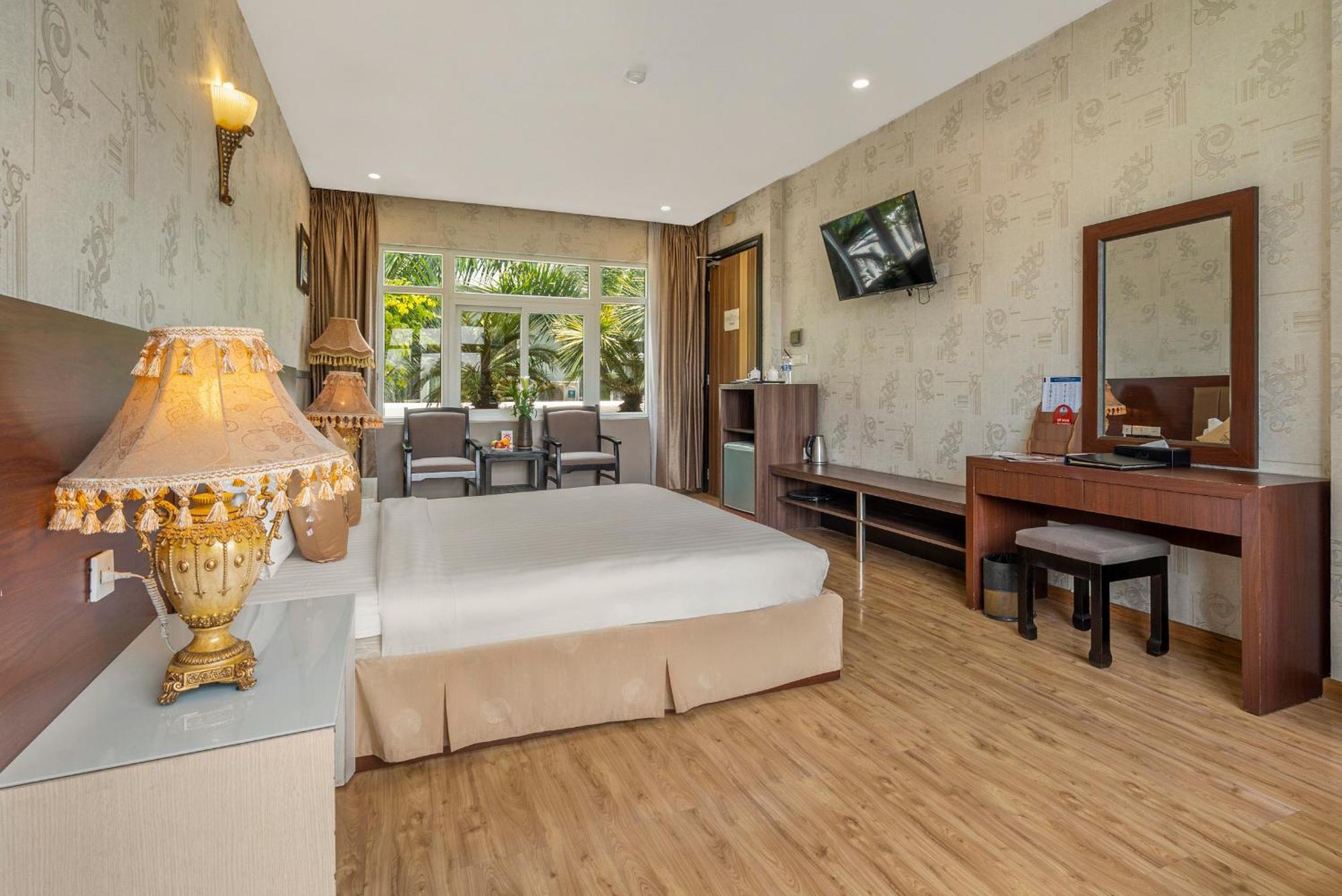 Eden Plaza Hotel